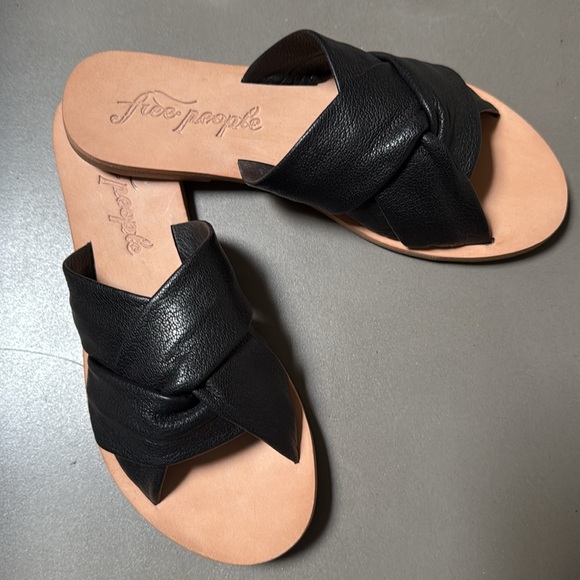 Free People RIO VISTA SLIDES - Picture 1 of 7